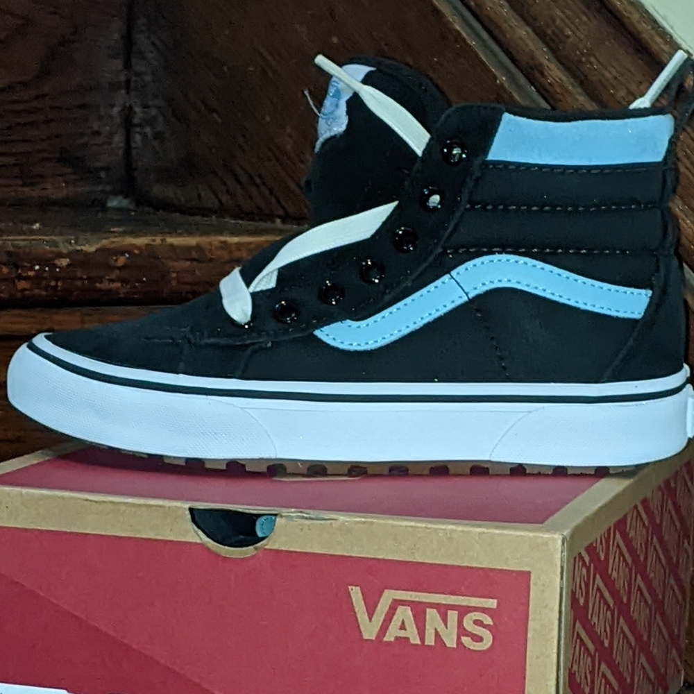 BRAND NEW IN BOX Big kid sk8 hi vans